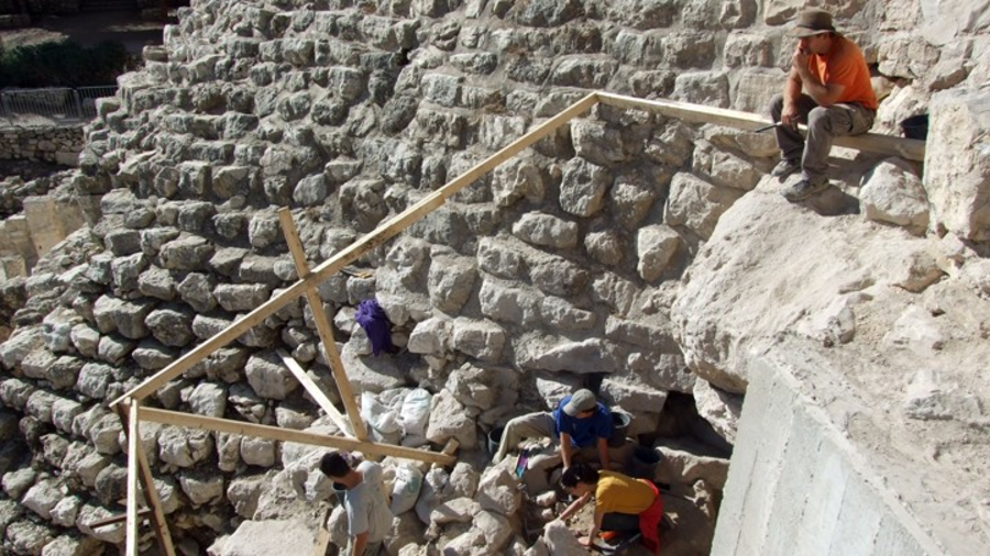 Il muro costruito in 52 giorni